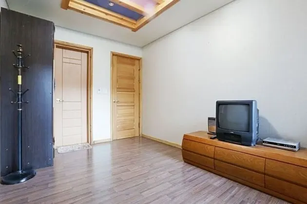 Oda (Single room (upstairs))