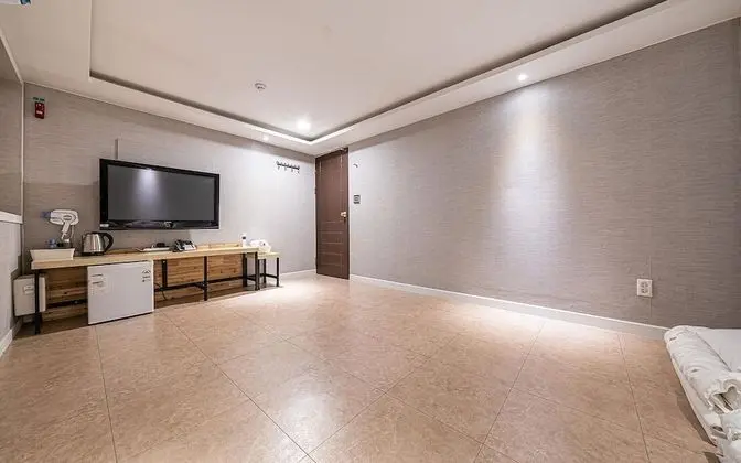 Oda (Large Ondol Room - 1 Room 1 Parking)