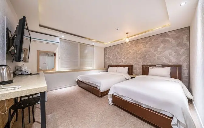 Oda (Twin-1 room 1 week)