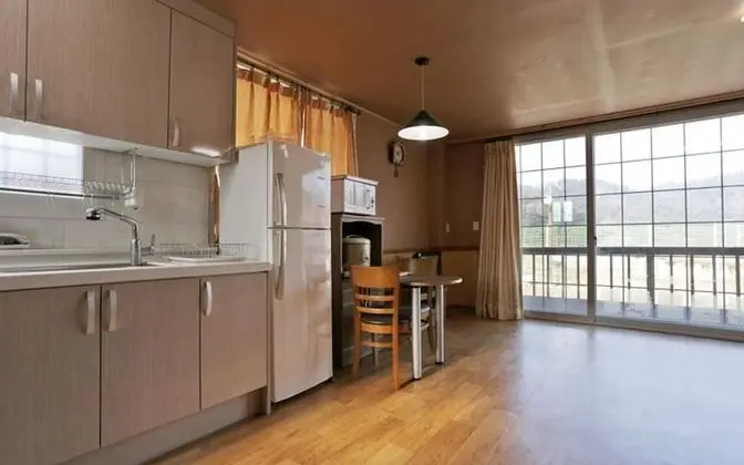 Oda (Small Flower Room (Unshared House))