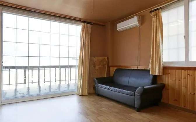 Oda (Small Flower Room (Unshared House))