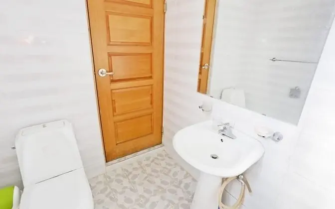 Oda (Small Flower Room (Unshared House))