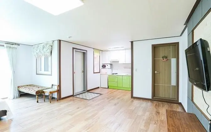 Oda (Saturn (1st floor))