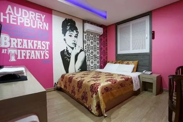 Oda (General room A (Netflix support))