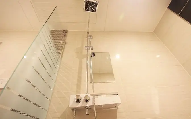 Oda (Gaming Room (Netflix/Couple PC))