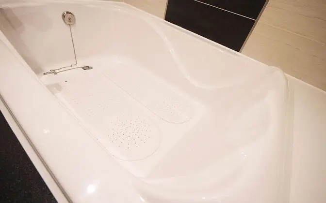 Oda (Twin (Netflix available / 2 high-end )