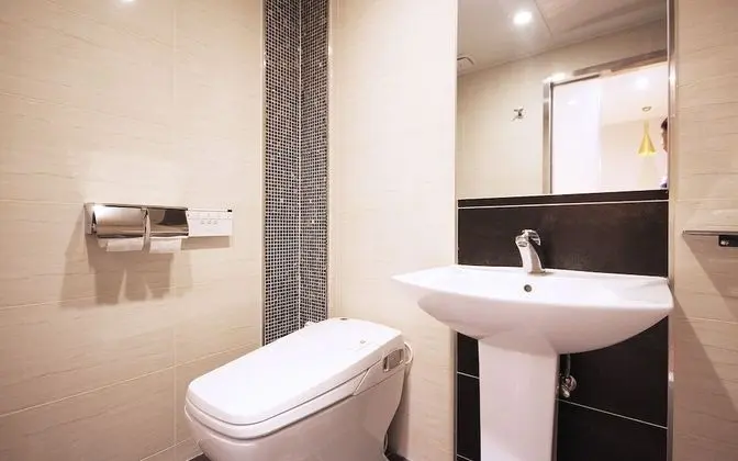 Oda (Twin (Netflix available / 2 high-end )