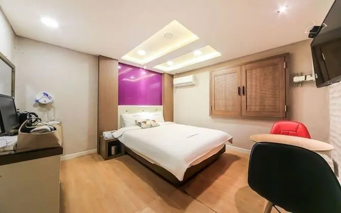 Oda (Common Room Bathtub)