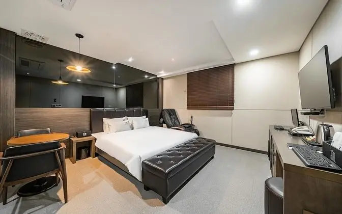 Oda (Premium (Netflix Available Latest Mas)