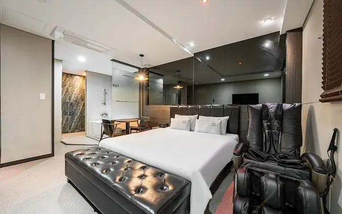 Oda (Premium (Netflix Available Latest Mas)