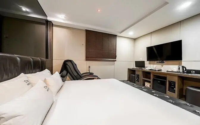 Oda (Premium (Netflix Available Latest Mas)