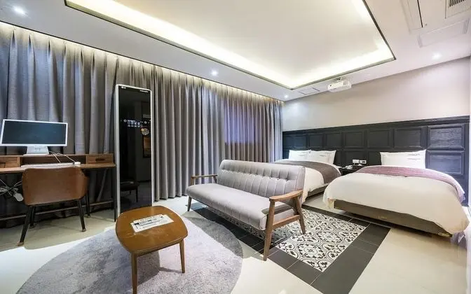 Oda (Cinema Twin Large Room (large screen )