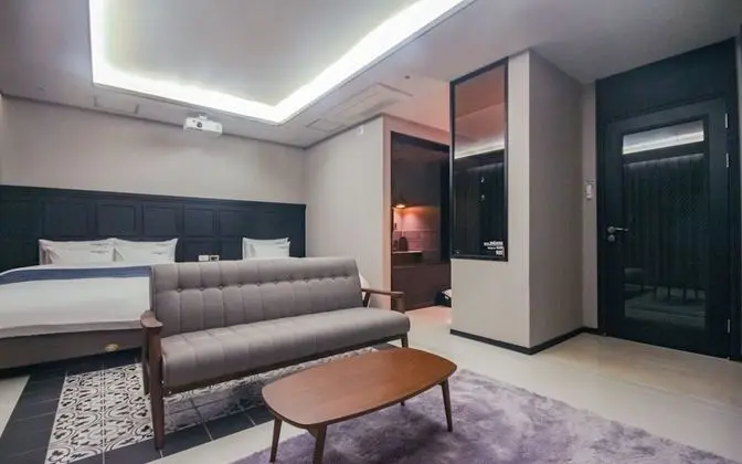 Oda (Cinema Twin Large Room (large screen )