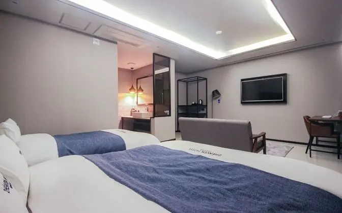 Oda (Cinema Twin Large Room (large screen )