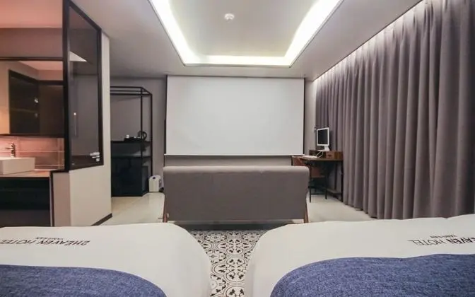Oda (Cinema Twin Large Room (large screen )