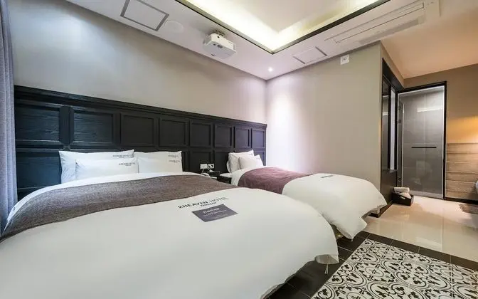 Oda (Cinema Twin Large Room (large screen )