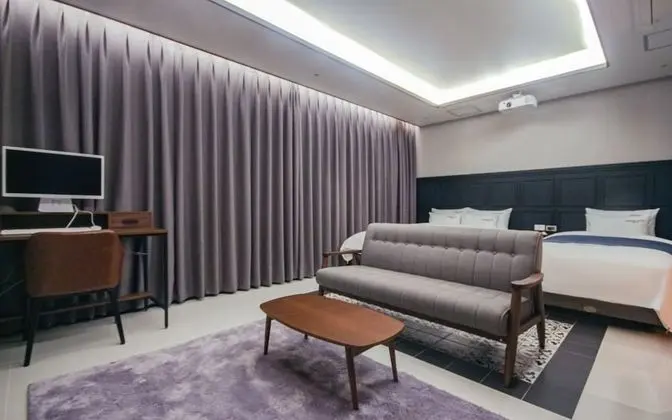 Oda (Cinema Twin Large Room (large screen )