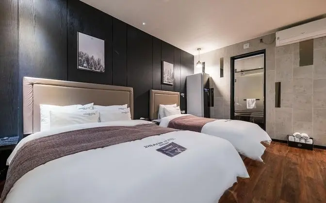 Oda (Cinema Twin Room (large screen styler)