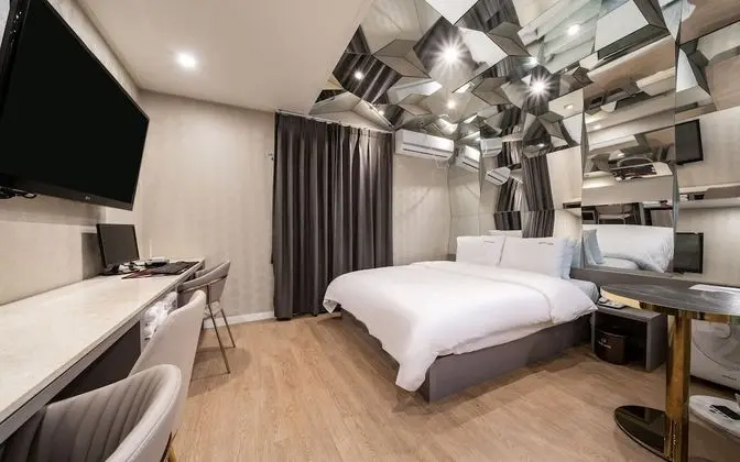 Oda (Deal deluxe (free Netflix breakfast 1)