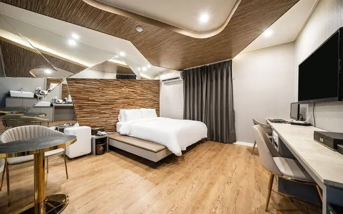 Oda (Deal deluxe (free Netflix breakfast 1)