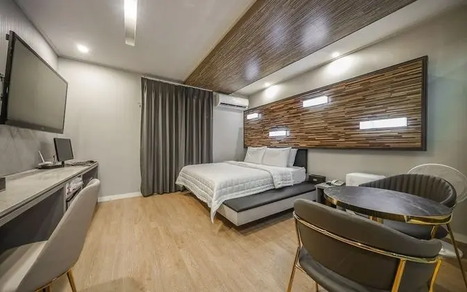 Oda (Deal deluxe (free Netflix breakfast 1)