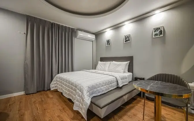 Oda (Deal deluxe (free Netflix breakfast 1)