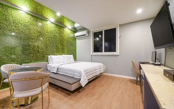 Oda (Deal deluxe (free Netflix breakfast 1)