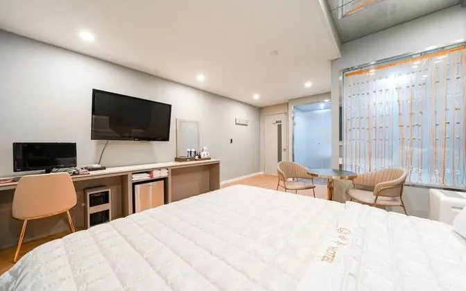 Oda (Deal deluxe (free Netflix breakfast 1)