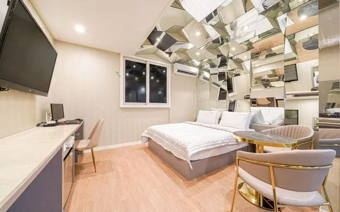 Oda (Deal deluxe (free Netflix breakfast 1)