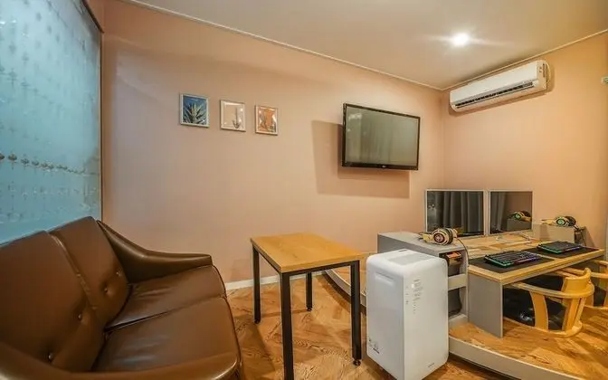 Oda (Special price royal couple room (free)