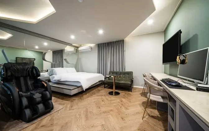 Oda (Special price royal massage room (fre)