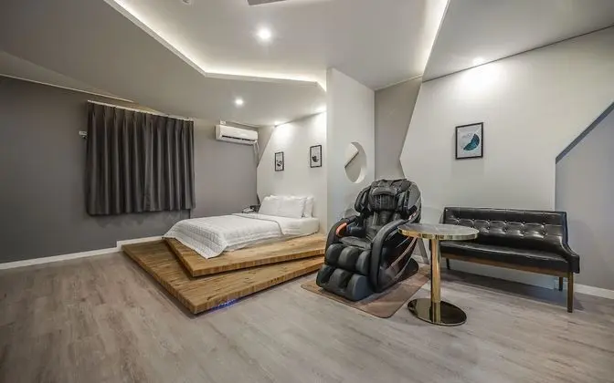 Oda (Special price royal massage room (fre)