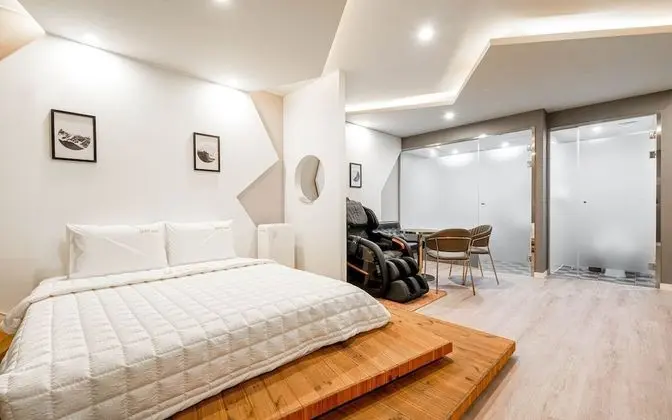 Oda (Special price royal massage room (fre)