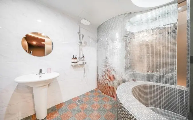 Oda (Special price royal massage room (fre)