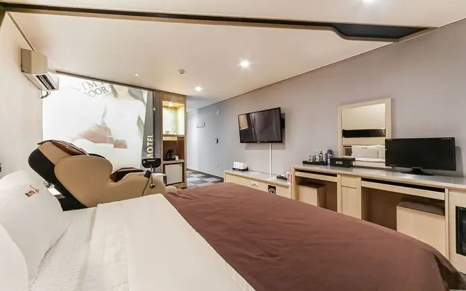 Oda (Premium Massage ROOM)