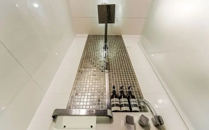 Oda (Premium Massage ROOM)