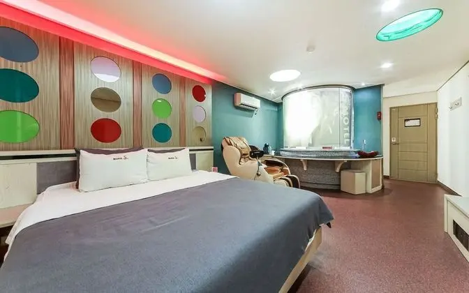 Oda (Premium Massage ROOM)