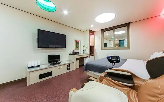 Oda (Premium Massage ROOM)