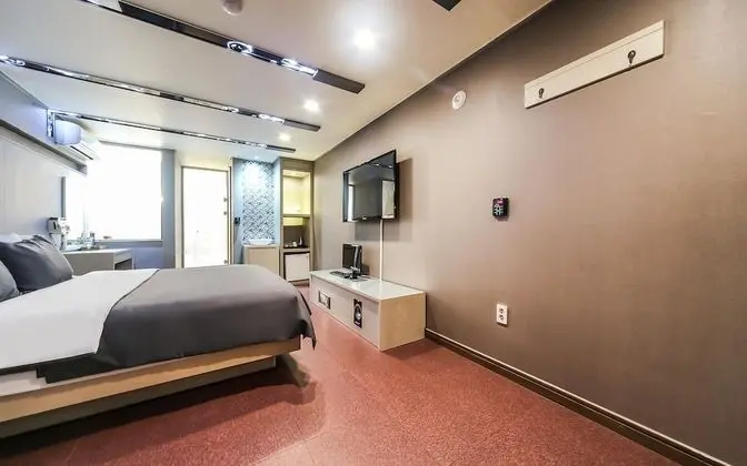 Oda (VIP Karaoke (single room closes at 22)