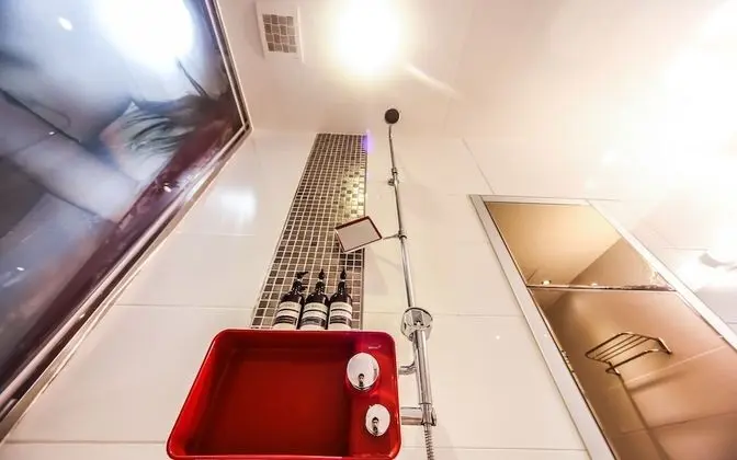 Oda (VIP Karaoke (single room closes at 22)