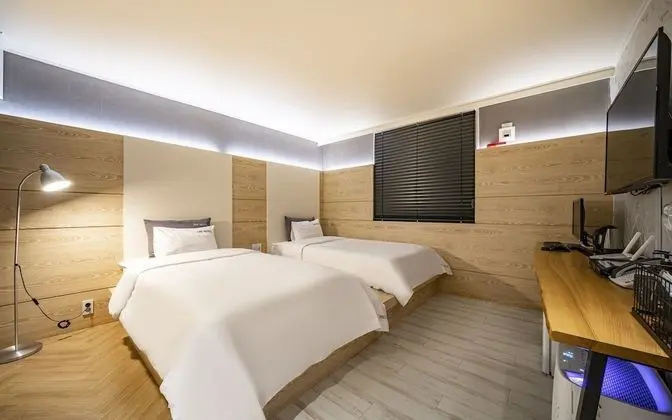 Oda (Business Twin (Air Purifier + NETFLIX)