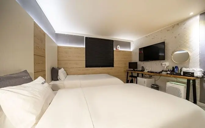 Oda (Business Twin (Air Purifier + NETFLIX)