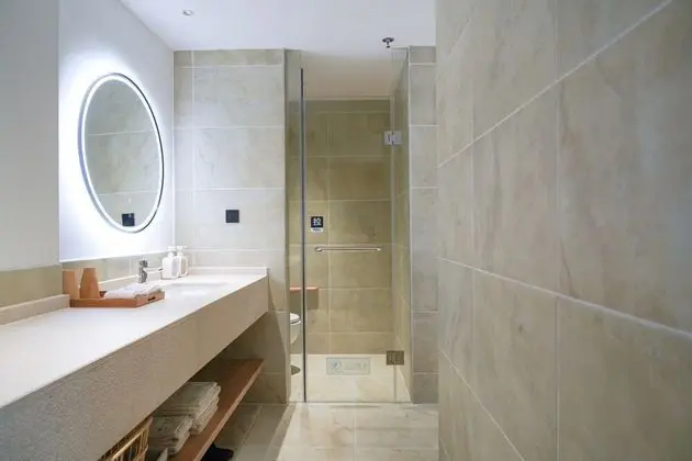 Deluxe Tek Büyük Yataklı Oda, Küvet