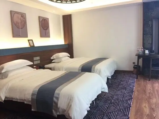 Basic Üç Kişilik Oda, Sigara İçilmez