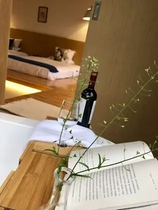 Tek Büyük veya İki Ayrı Yataklı Oda, Tepe Manzaralı
