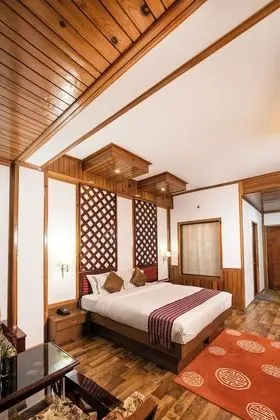 Premium Tek Büyük veya İki Ayrı Yataklı Oda, 1 Çift Kişilik Yatak, Sigara İçilebilir, Dağ Manzaralı