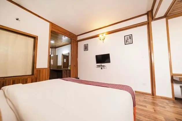 Premium Tek Büyük veya İki Ayrı Yataklı Oda, 1 Çift Kişilik Yatak, Sigara İçilebilir, Dağ Manzaralı