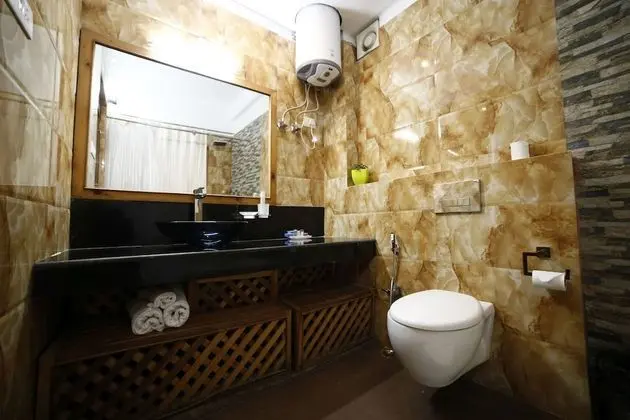 Premium Tek Büyük veya İki Ayrı Yataklı Oda, 1 Çift Kişilik Yatak, Sigara İçilebilir, Dağ Manzaralı