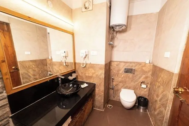 Premium Tek Büyük veya İki Ayrı Yataklı Oda, 1 Çift Kişilik Yatak, Sigara İçilebilir, Dağ Manzaralı