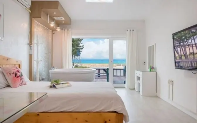 Oda (Room 101 (Jetted Spa Ocean View))